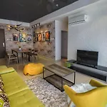 Apartemen 111 m² dengan 3 kamar tidur dan 3 kamar mandi pribadi di Pusat Kota Johor Bahru
